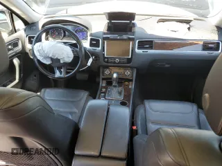 2013 Volkswagen Touareg Lux with VIN WVGEF9BP0DD001565, listed as a Copart auction lot 63070845 with 123,788 mi miles and Salvage title. Bid and sale history available at DreamBid. Image 8.