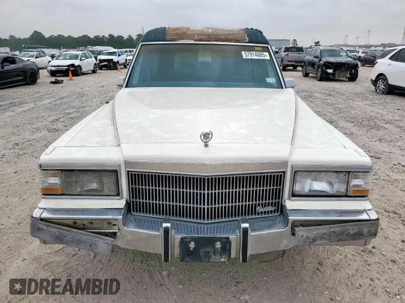 1990 Cadillac Brougham z VIN 1G6DW5473LR712137, wystawiony jako Copart lot #57914885 z przebiegiem Nie podano mil oraz Tytuł czysty. Historia ofert i sprzedaży dostępna na DreamBid. Obrazek 5.