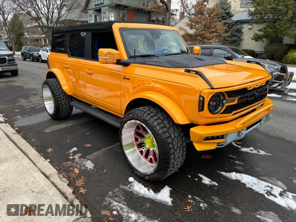 2022 Ford Bronco with VIN 1FMDE5DH4NLA79044, listed as a Copart auction lot 87172704 with 21,281 mi miles and Clean Title. Bid and sale history available at DreamBid. Image 1.