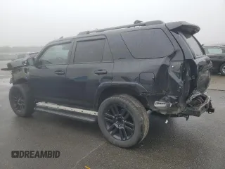 2020 Toyota 4Runner SR5 with VIN JTEBU5JR1L5806679, listed as a Copart auction lot 59961805 with 82,827 mi miles and Salvage title. Bid and sale history available at DreamBid. Image 2.