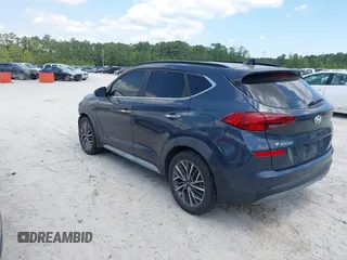 2019 Hyundai Tucson Sport z VIN KM8J33AL2KU909919, wystawiony jako IAAI lot #42055525 z przebiegiem 109 985 mil mil oraz . Historia ofert i sprzedaży dostępna na DreamBid. Obrazek 3.