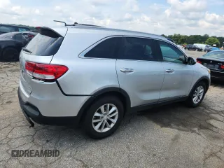 2017 Kia Sorento LX with VIN 5XYPGDA59HG320340, listed as a Copart auction lot 62184305 with 227,740 mi miles and Clean title. Bid and sale history available at DreamBid. Image 3.