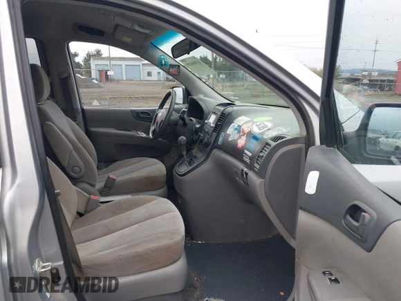 2011 Kia Sedona LX with VIN KNDMG4C7XB6363483, listed as a IAAI auction lot 41884439 with 243,076 mi miles. Bid and sale history available at carsss.com. Image 5.