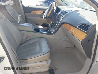2013 Lincoln MKX with VIN 2LMDJ8JK2DBL19143, listed as a IAAI auction lot 41824677 with 172,336 mi miles. Bid and sale history available at carsss.com. Image 5.