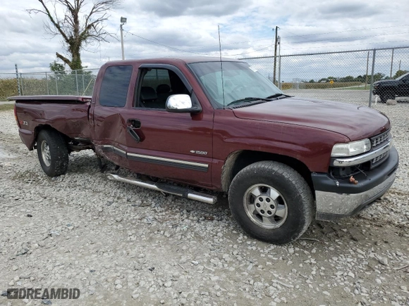 2000 Chevrolet Silverado 1500 LT with VIN 1GCEK19T4YZ335059, listed as a Copart auction lot 73117884 with NaN miles and Clean Title. Bid and sale history available at carsss.com. Image 4.