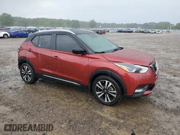 2019 Nissan Kicks SR z VIN 3N1CP5CU5KL569794, wystawiony jako Copart lot #55104055 z przebiegiem 50 184 mil mil oraz Czysty tytuł • Clean title. Historia ofert i sprzedaży dostępna na DreamBid. Obrazek 4.
