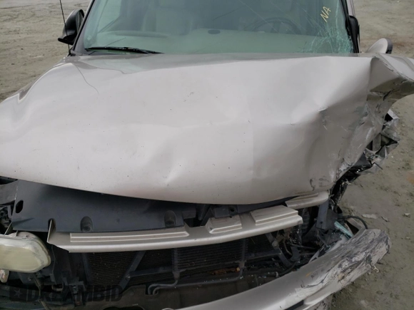 2004 Chevrolet Suburban Z71 with VIN 3GNFK16Z04G149291, listed as a Copart auction lot 38727863 with 0 mi miles and Salvage Title. Bid and sale history available at carsss.com. Image 12.