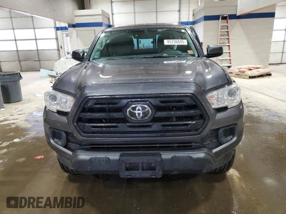 2018 Toyota Tacoma SR z VIN 5TFSX5EN1JX058679, wystawiony jako Copart lot #45236605 z przebiegiem 106 306 mil mil oraz Szkoda całkowita • Salvage title. Historia ofert i sprzedaży dostępna na DreamBid. Obrazek 5.