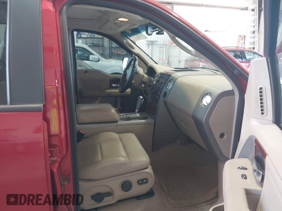 2007 Ford F-150 XLT с VIN 1FTPW14V37KB22567, выставлен на аукционе IAAI как лот 42280284 с пробегом Не указан миль и . История ставок и продаж доступна на DreamBid. Изображение 5.