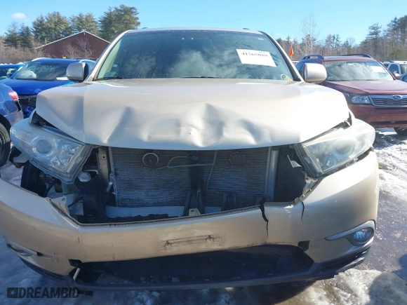 2013 Toyota Highlander Limited with VIN 5TDYK3EH5DS099723, listed as a IAAI auction lot 41565089 with 75,207 mi miles. Bid and sale history available at carsss.com. Image 6.