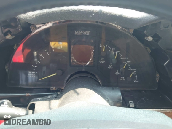 1994 Chevrolet Corvette z VIN 1G1YY22P6R5111291, wystawiony jako IAAI lot #42379116 z przebiegiem Nie podano mil oraz . Historia ofert i sprzedaży dostępna na DreamBid. Obrazek 14.