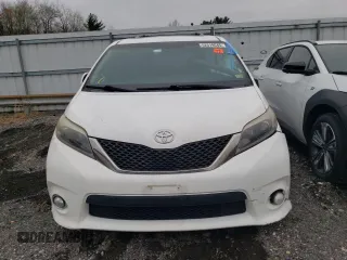 2016 Toyota Sienna SE с VIN 5TDXK3DC6GS749813, выставлен на аукционе Copart как лот 52519645 с пробегом 137 960 миль миль и Списание • Salvage title. История ставок и продаж доступна на DreamBid. Изображение 5.