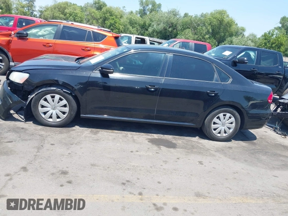 2012 Volkswagen Passat S с VIN 1VWAP7A30CC031752, выставлен на аукционе IAAI как лот 42609712 с пробегом 180 570 миль миль и . История ставок и продаж доступна на DreamBid. Изображение 14.