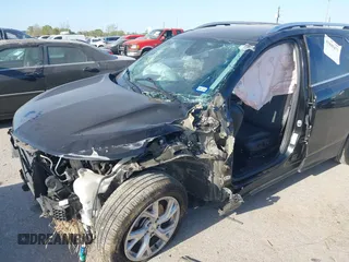 2020 Chevrolet Equinox LT with VIN 2GNAXLEX0L6132797, listed as a IAAI auction lot 41845477 with 31,901 mi miles. Bid and sale history available at carsss.com. Image 6.