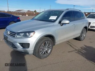 2015 Volkswagen Touareg Lux с VIN WVGEP9BP2FD001793, выставлен на аукционе IAAI как лот 41495609 с пробегом 138 239 миль миль и . История ставок и продаж доступна на DreamBid. Изображение 17.
