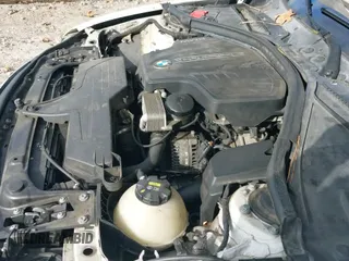 2016 BMW 3 Series 320i xDrive z VIN WBA8E5G54GNT95023, wystawiony jako IAAI lot #43329132 z przebiegiem 161 887 mil mil oraz . Historia ofert i sprzedaży dostępna na DreamBid. Obrazek 19.