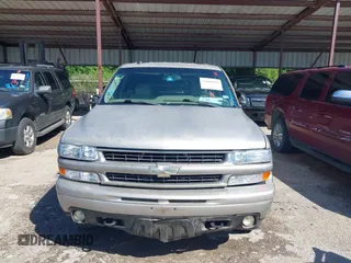 2005 Chevrolet Tahoe Z71 z VIN 1GNEC13TX5R195172, wystawiony jako IAAI lot #42080152 z przebiegiem 132 905 mil mil oraz . Historia ofert i sprzedaży dostępna na DreamBid. Obrazek 6.