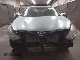 2013 Hyundai Sonata Hybrid Limited with VIN KMHEC4A48DA100753, listed as a IAAI auction lot 41993863 with 129,591 mi miles. Bid and sale history available at carsss.com. Image 12.
