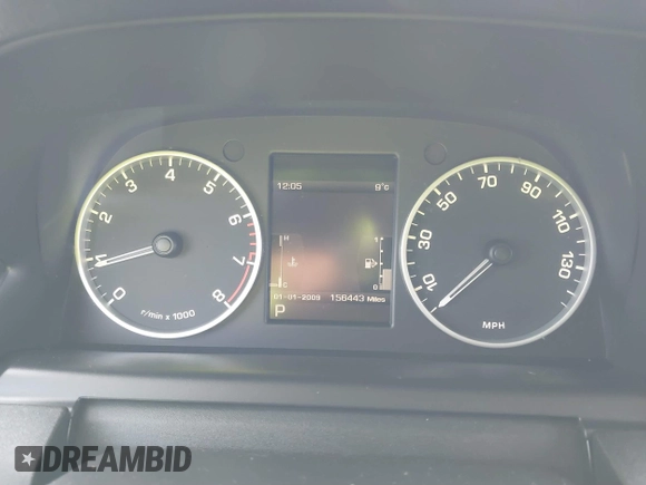 2011 Land Rover LR4 HSE with VIN SALAG2D46BA580286, listed as a IAAI auction lot 41721785 with 156,443 mi miles and . Bid and sale history available at DreamBid. Image 7.