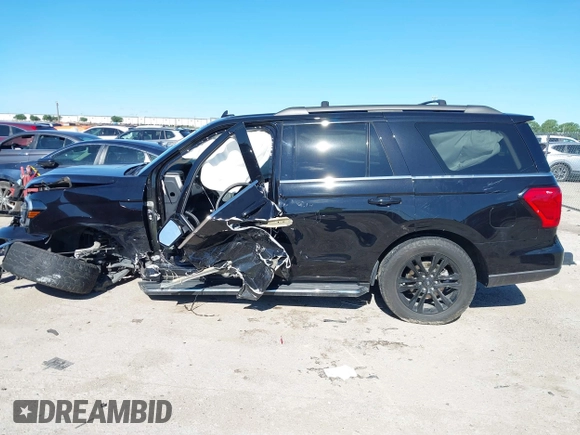 2022 Ford Expedition XLT z VIN 1FMJU1HTXNEA03300, wystawiony jako IAAI lot #42218479 z przebiegiem 32 300 mil mil oraz . Historia ofert i sprzedaży dostępna na DreamBid. Obrazek 14.