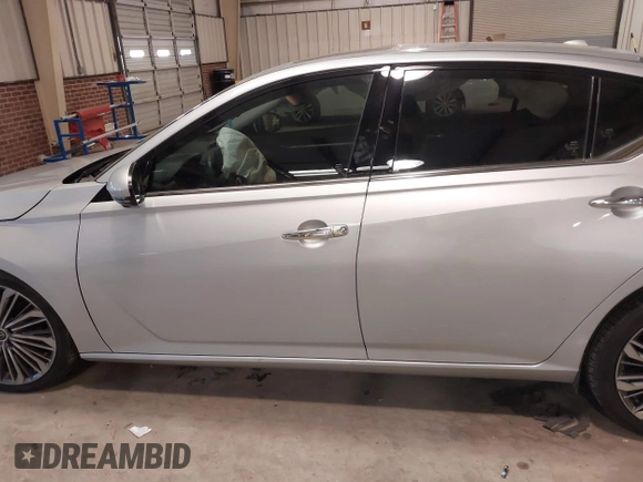 2023 Nissan Altima SL with VIN 1N4BL4EV1PN360859, listed as a IAAI auction lot 41320788 with 40,383 mi miles and . Bid and sale history available at DreamBid. Image 14.