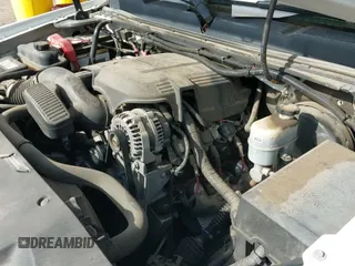 2008 Chevrolet Silverado 1500 Work Truck z VIN 1GCEK14088Z135055, wystawiony jako IAAI lot #43379698 z przebiegiem 145 829 mil mil oraz . Historia ofert i sprzedaży dostępna na DreamBid. Obrazek 18.