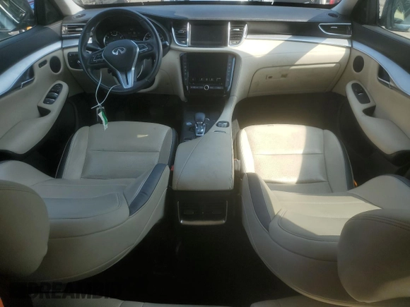 2021 Infiniti QX50 Essential z VIN 3PCAJ5CBXMF118608, wystawiony jako Copart lot #60856885 z przebiegiem 31 040 mil mil oraz Czysty tytuł • Clean title. Historia ofert i sprzedaży dostępna na DreamBid. Obrazek 8.