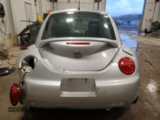 2004 Volkswagen New Beetle Coupe GLS with VIN 3VWCK31C14M422571, listed as a Copart auction lot 83381244 with 126,973 mi miles and Non Repairable. Bid and sale history available at carsss.com. Image 6.