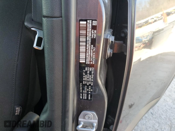 2017 Jeep Renegade Latitude z VIN ZACCJABB5HPF18349, wystawiony jako Copart lot #52954395 z przebiegiem 82 270 mil mil oraz Szkoda całkowita • Salvage title. Historia ofert i sprzedaży dostępna na DreamBid. Obrazek 12.