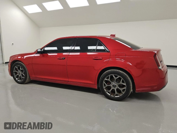 2015 Chrysler 300 S z VIN 2C3CCAGG7FH882998, wystawiony jako Copart lot #54315585 z przebiegiem 110 994 mil mil oraz Tytuł czysty. Historia ofert i sprzedaży dostępna na DreamBid. Obrazek 2.