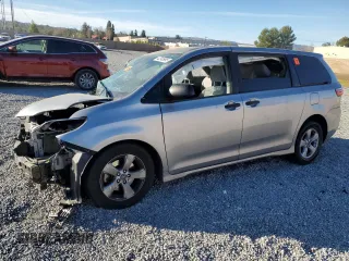 2018 Toyota Sienna L with VIN 5TDZZ3DC1JS956802, listed as a Copart auction lot 42245995 with 53,383 mi miles and Salvage Title. Bid and sale history available at DreamBid. Image 1.