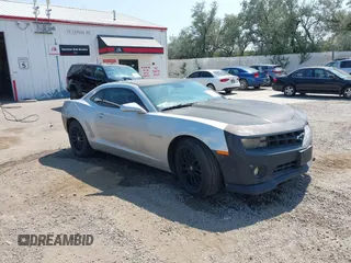 2010 Chevrolet Camaro 1LT z VIN 2G1FB1EV0A9147806, wystawiony jako IAAI lot #39970270 z przebiegiem 160 458 mil mil oraz . Historia ofert i sprzedaży dostępna na DreamBid. Obrazek 1.