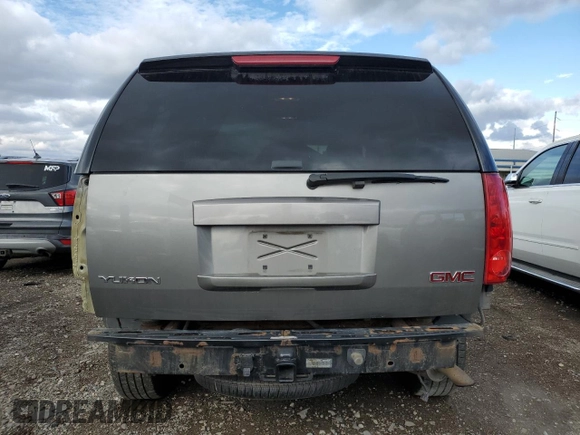 2007 GMC Yukon SLT with VIN 1GKFK13097J111371, listed as a Copart auction lot 75173914 with 223,500 mi miles and Salvage Title. Bid and sale history available at carsss.com. Image 6.