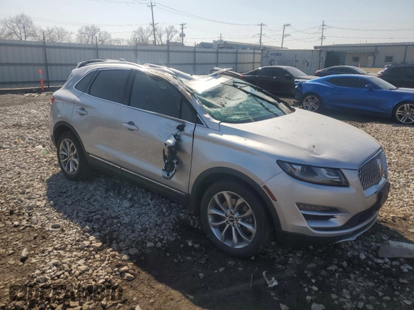 2019 Lincoln MKC Select with VIN 5LMCJ2D93KUL03390, listed as a Copart auction lot 49171235 with 63,417 mi miles and Salvage title. Bid and sale history available at DreamBid. Image 4.