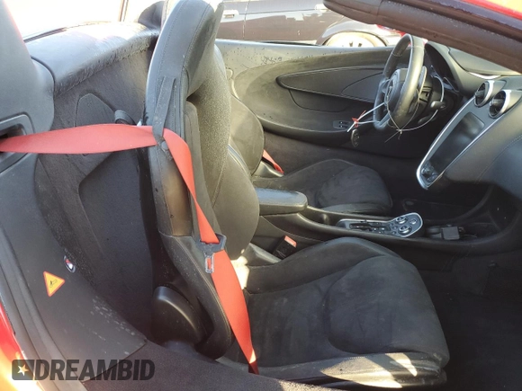 2019 McLaren 570S z VIN SBM13FAA3KW006503, wystawiony jako Copart lot #84487784 z przebiegiem Nie podano mil oraz Szkody całkowita. Historia ofert i sprzedaży dostępna na DreamBid. Obrazek 10.