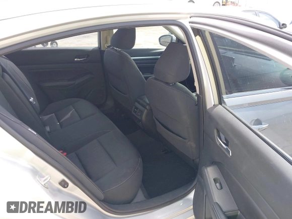 2019 Nissan Altima 2.5 SV with VIN 1N4BL4DV3KN305825, listed as a IAAI auction lot 41697209 with 96,619 mi miles. Bid and sale history available at carsss.com. Image 8.