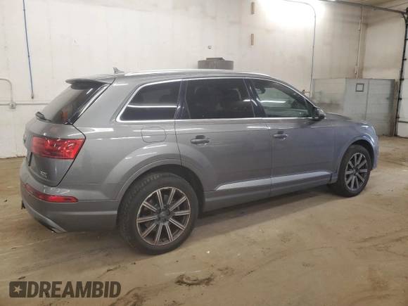 2017 Audi Q7 Prestige with VIN WA1VABF71HD006908, listed as a Copart auction lot 60601775 with 221,608 mi miles and Salvage title. Bid and sale history available at DreamBid. Image 3.