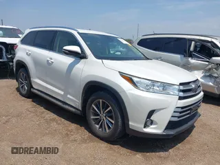 2018 Toyota Highlander SE with VIN 5TDKZRFH6JS283275, listed as a IAAI auction lot 42121573 with 97,848 mi miles and . Bid and sale history available at DreamBid. Image 1.