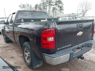 2008 Chevrolet Silverado 1500 Work Truck with VIN 1GCEC19C88Z241487, listed as a IAAI auction lot 41730878 with 275,983 mi miles. Bid and sale history available at carsss.com. Image 3.