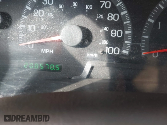 2000 Ford F-150 XL with VIN 1FTZX1724YKB03258, listed as a IAAI auction lot 41356935 with 208,570 mi miles. Bid and sale history available at carsss.com. Image 7.