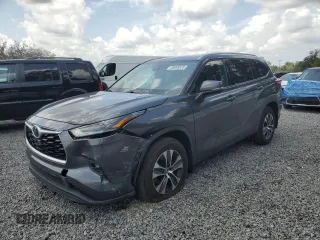 2021 Toyota Highlander XLE with VIN 5TDGZRBH9MS525749, listed as a Copart auction lot 58665535 with 109,747 mi miles and Salvage title. Bid and sale history available at DreamBid. Image 1.