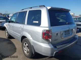 2008 Honda Pilot SE with VIN 5FNYF28318B006625, listed as a IAAI auction lot 41959923 with 140,258 mi miles. Bid and sale history available at carsss.com. Image 3.