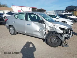 2019 Nissan Versa SV z VIN 3N1CN7AP4KL863069, wystawiony jako IAAI lot #41694007 z przebiegiem 131 141 mil mil oraz . Historia ofert i sprzedaży dostępna na DreamBid. Obrazek 1.