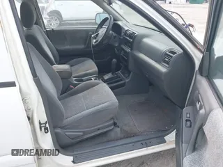 2000 Isuzu Rodeo S z VIN 4S2CK58W0Y4342098, wystawiony jako IAAI lot #42305343 z przebiegiem 150 367 mil mil oraz . Historia ofert i sprzedaży dostępna na DreamBid. Obrazek 5.