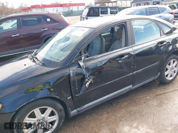 2006 Volvo S40 2.4L with VIN YV1MS382862160847, listed as a IAAI auction lot 41755812 with 163,594 mi miles. Bid and sale history available at carsss.com. Image 6.