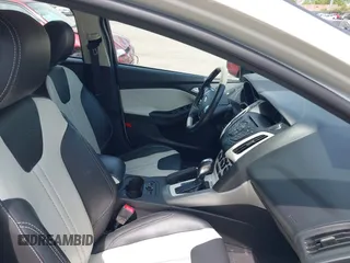 2014 Ford Focus SE with VIN 1FADP3K25EL251024, listed as a IAAI auction lot 42123157 with 74,311 mi miles and . Bid and sale history available at carsss.com. Image 5.