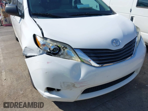 2011 Toyota Sienna XLE AAS with VIN 5TDYK3DCXBS043733, listed as a IAAI auction lot 41601544 with 221,658 mi miles and . Bid and sale history available at DreamBid. Image 17.