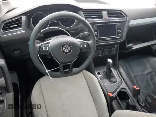 2020 Volkswagen Tiguan S z VIN 3VV1B7AX1LM152875, wystawiony jako Copart lot #62441255 z przebiegiem 107 304 mil mil oraz Szkoda całkowita • Salvage title. Historia ofert i sprzedaży dostępna na DreamBid. Obrazek 8.