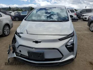 2023 Chevrolet Bolt EV 1LT z VIN 1G1FW6S05P4176773, wystawiony jako Copart lot #56796915 z przebiegiem 24 757 mil mil oraz Szkoda całkowita • Salvage title. Historia ofert i sprzedaży dostępna na DreamBid. Obrazek 5.