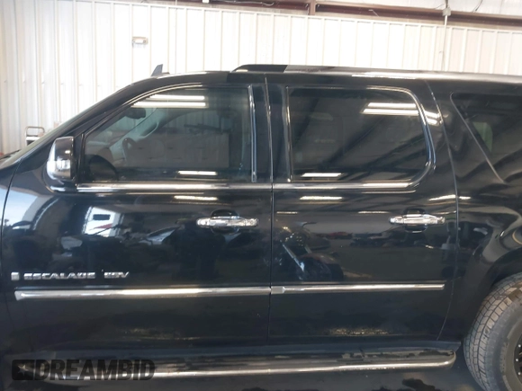 2008 Cadillac Escalade ESV z VIN 1GYFK66818R161446, wystawiony jako IAAI lot #42121700 z przebiegiem 176 684 mil mil oraz . Historia ofert i sprzedaży dostępna na DreamBid. Obrazek 14.